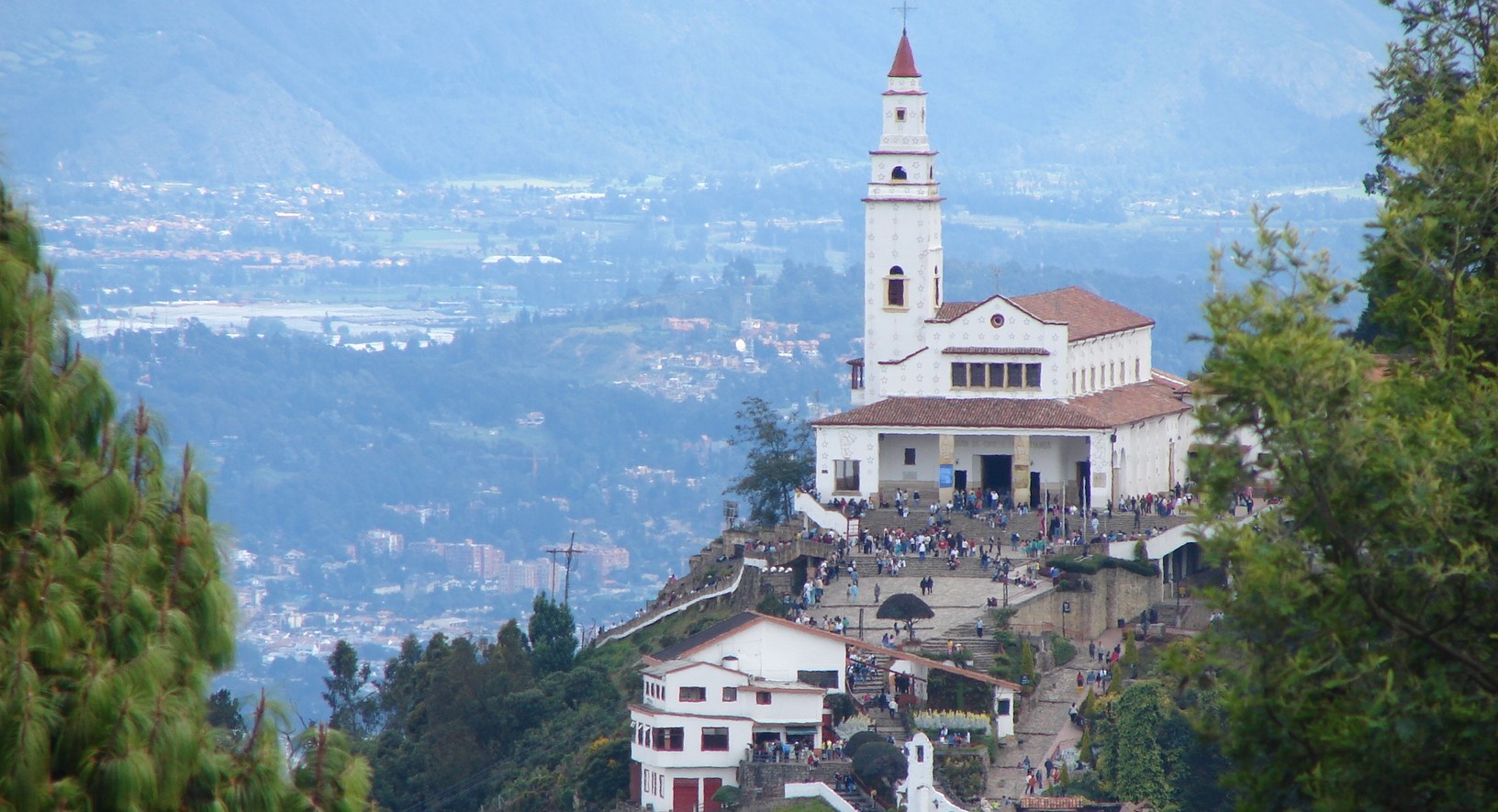 Petición de audiencia para informe sobre proyecto en Monserrate